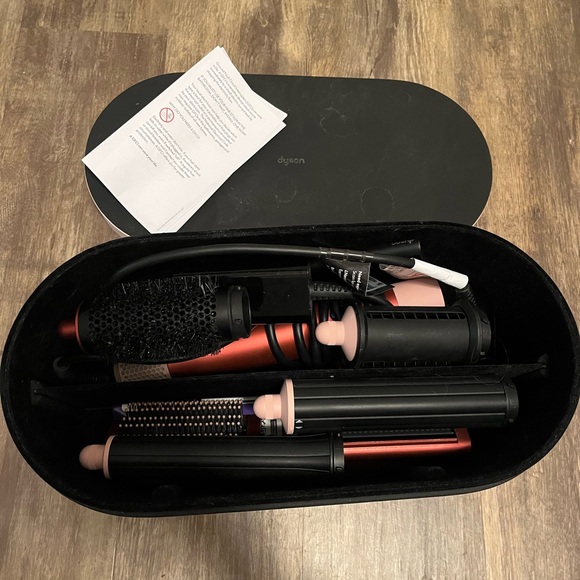 Authentic Dyson Airwrap Multi-Styler Strawberry Bronze gently used - Picture 15 of 16